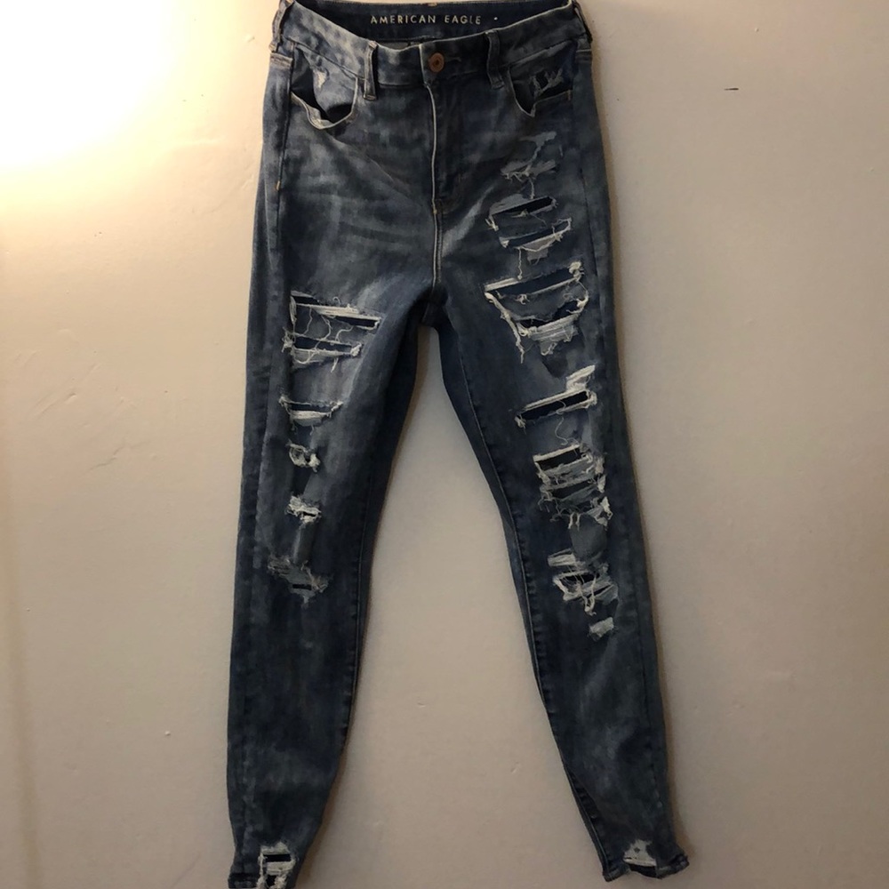 American Eagle Ripped Jeans size 8